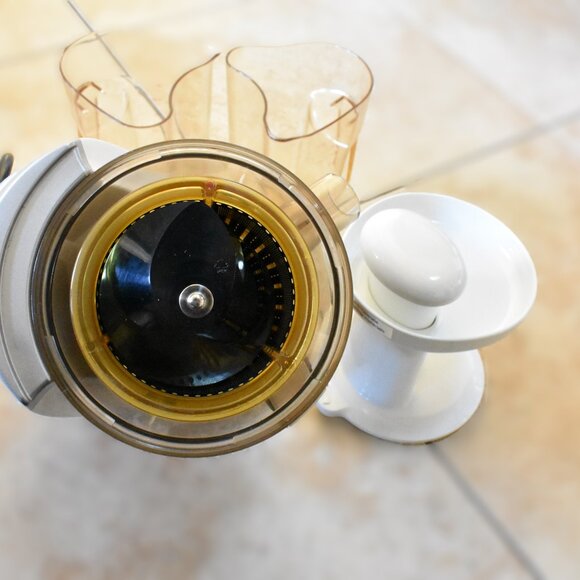 HUROM Slow Juicer HU 100 Ultem - Picture 4 of 4